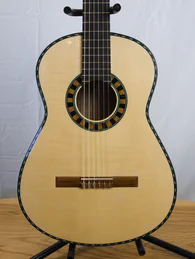 Guitare classique 46 : noyer et épicéa - Photo #12