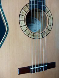 Guitare classique 50 : olivier et cèdre - Photo #2