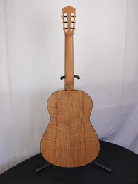 Guitare classique 56 : noyer et épicéa - Photo #6